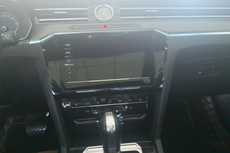 Used Volkswagen Magotan 2020 280TSI DSG Leading Edition Audio And AC Panel