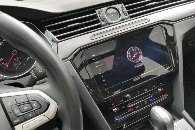 Used Volkswagen Magotan 2020 330TSI DSG Leading Model Audio And AC Panel