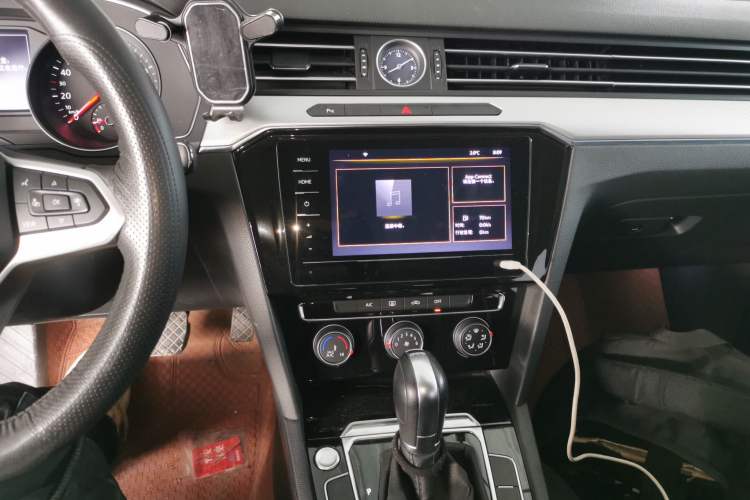 Used Volkswagen Magotan 2020 280TSI DSG Comfort Edition Audio And AC Panel