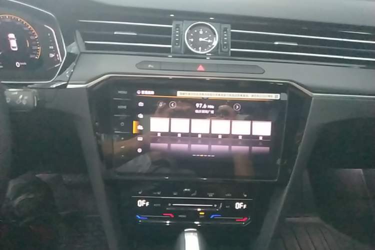 Used Volkswagen Magotan 2020 330TSI DSG Luxury Edition Audio And AC Panel