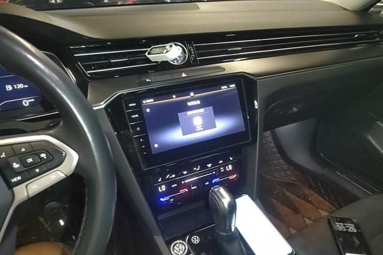 Used Volkswagen Magotan 2020 330TSI DSG Luxury Edition Audio And AC Panel