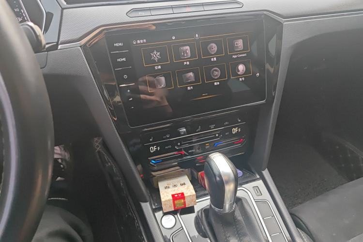 Used Volkswagen Magotan 2020 330TSI DSG Luxury Edition Audio And AC Panel
