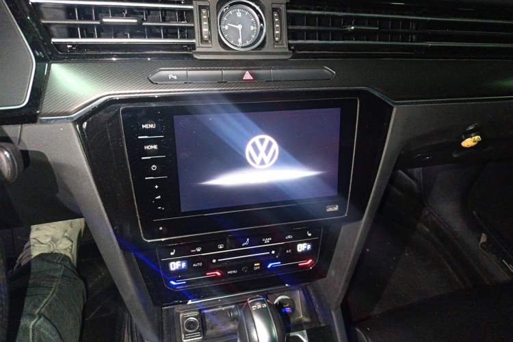 Used Volkswagen Magotan 2020 330TSI DSG Leading Model Audio And AC Panel