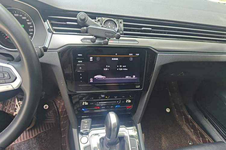 Used Volkswagen Magotan 2020 330TSI DSG Leading Model Audio And AC Panel