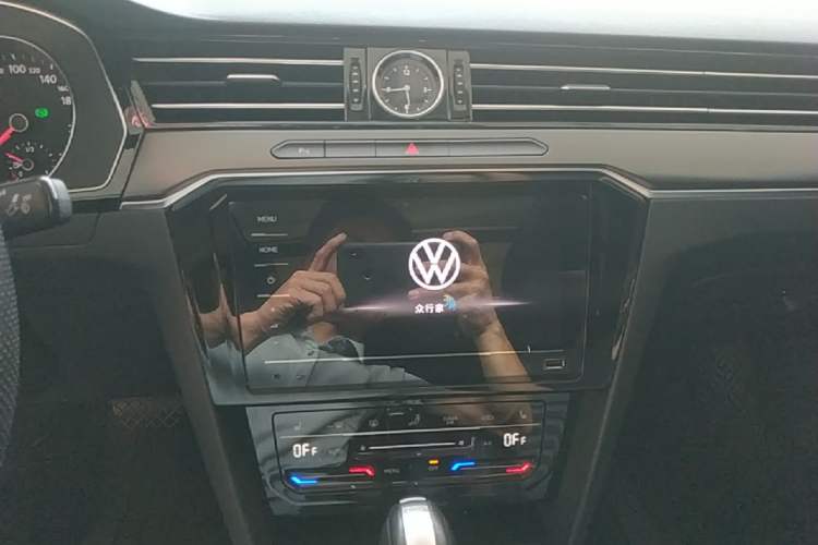 Used Volkswagen Magotan 2020 330TSI DSG Leading Model Audio And AC Panel