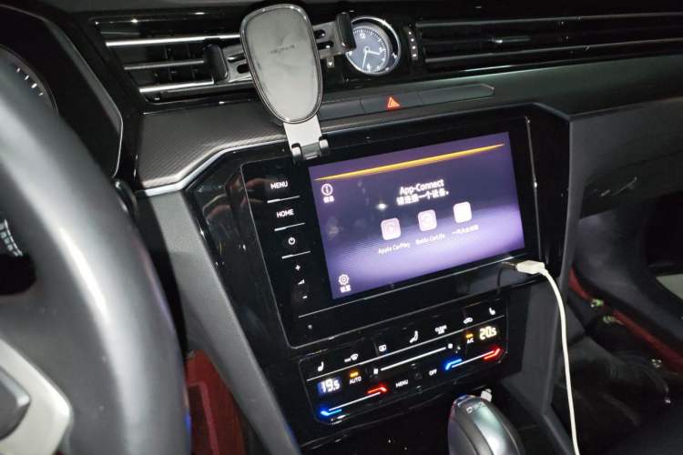 Used Volkswagen Magotan 2020 330TSI DSG Leading Model Audio And AC Panel