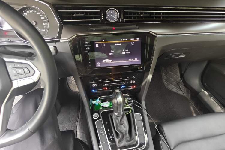 Used Volkswagen Magotan 2020 330TSI DSG Leading Model Audio And AC Panel