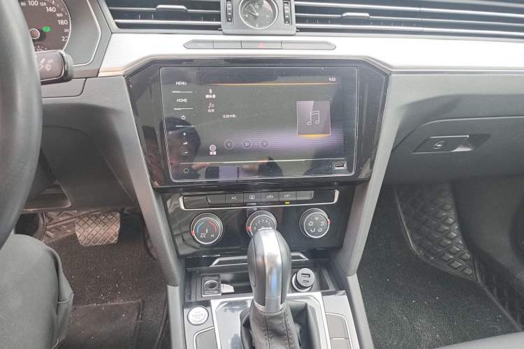 Used Volkswagen Magotan 2020 280TSI DSG Comfort Edition Audio And AC Panel