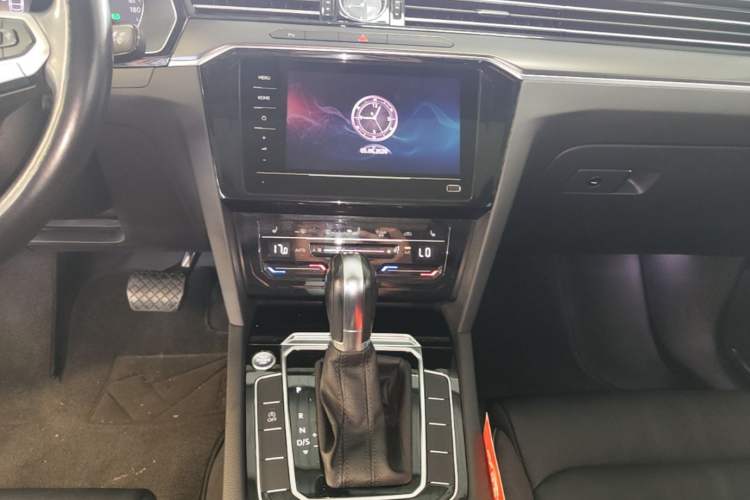 Used Volkswagen Magotan 2020 330TSI DSG Leading Model Audio And AC Panel