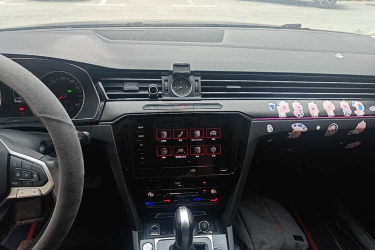 Used Volkswagen Magotan 2020 330TSI DSG Leading Model Audio And AC Panel