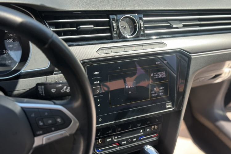 Used Volkswagen Magotan 2020 330TSI DSG Leading Model Audio And AC Panel