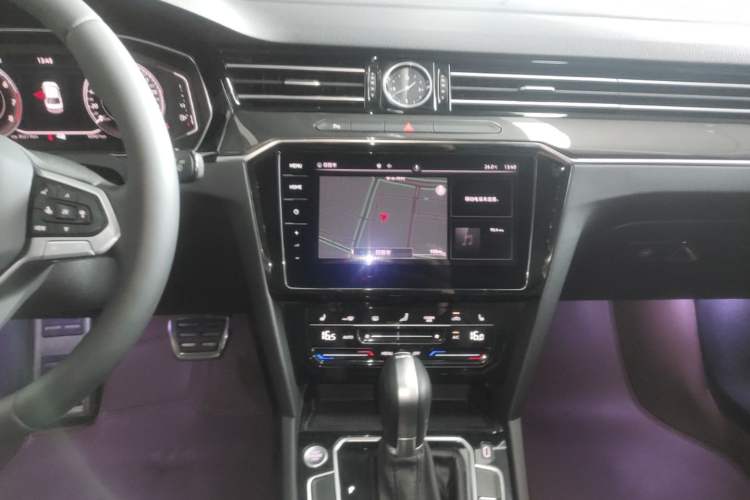 Used Volkswagen Magotan 2020 330TSI DSG Luxury Edition Audio And AC Panel