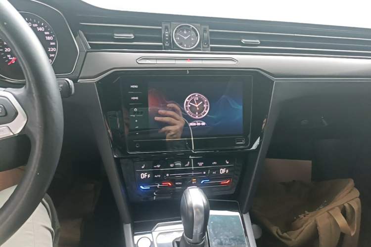 Used Volkswagen Magotan 2020 330TSI DSG Leading Model Audio And AC Panel