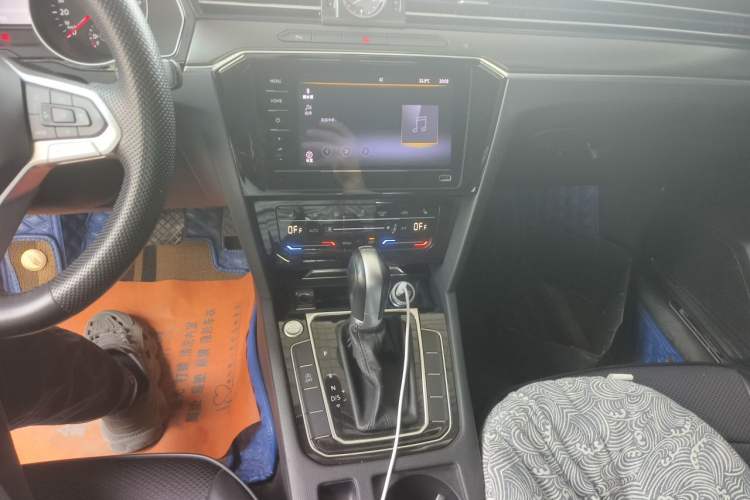 Used Volkswagen Magotan 2020 330TSI DSG Leading Model Audio And AC Panel