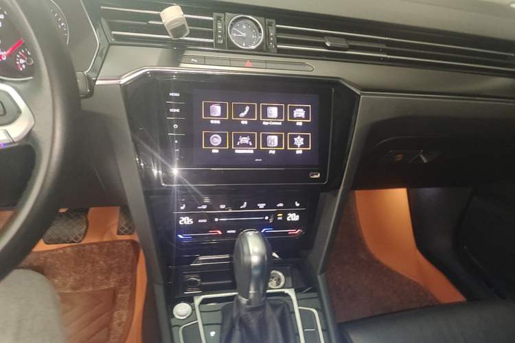 Used Volkswagen Magotan 2020 330TSI DSG Leading Model Audio And AC Panel