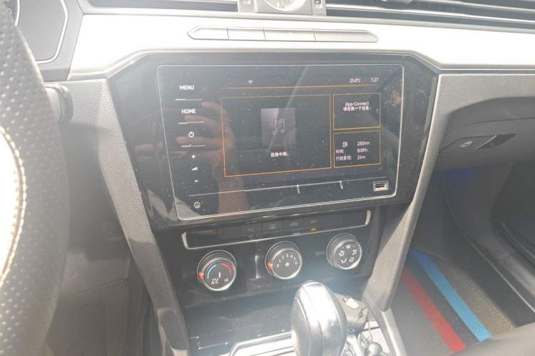 Used Volkswagen Magotan 2020 280TSI DSG Comfort Edition Audio And AC Panel
