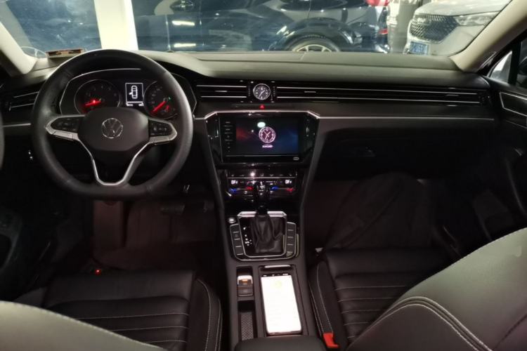 Used Volkswagen Magotan 2020 330TSI DSG Leading Model Center Console