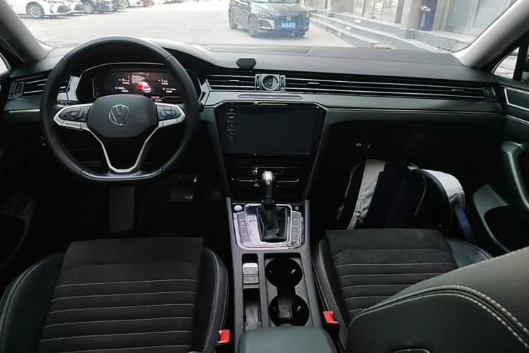 Used Volkswagen Magotan 2020 330TSI DSG Luxury Edition Center Console