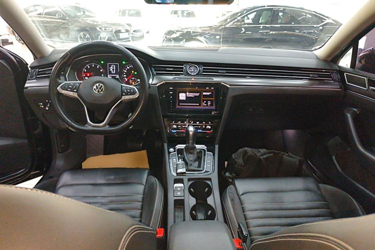 Used Volkswagen Magotan 2020 330TSI DSG Leading Model Center Console