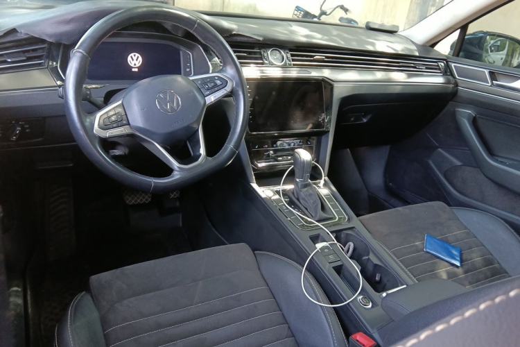 Used Volkswagen Magotan 2020 380TSI DSG Luxury Version Center Console