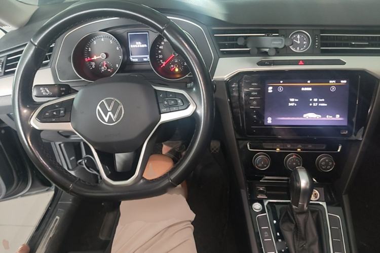 Used Volkswagen Magotan 2020 280TSI DSG Comfort Edition Center Console