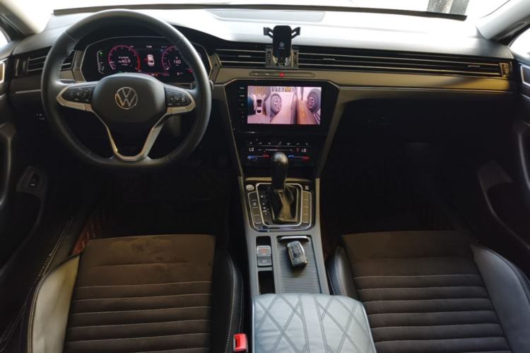 Used Volkswagen Magotan 2020 380TSI DSG Luxury Version Center Console