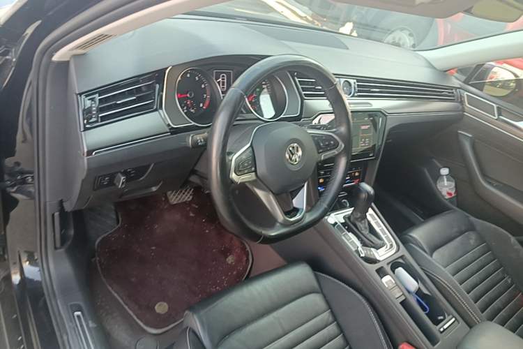 Used Volkswagen Magotan 2020 330TSI DSG Leading Model Center Console