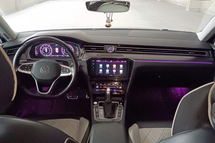 Used Volkswagen Magotan 2020 330TSI DSG Luxury Edition Center Console