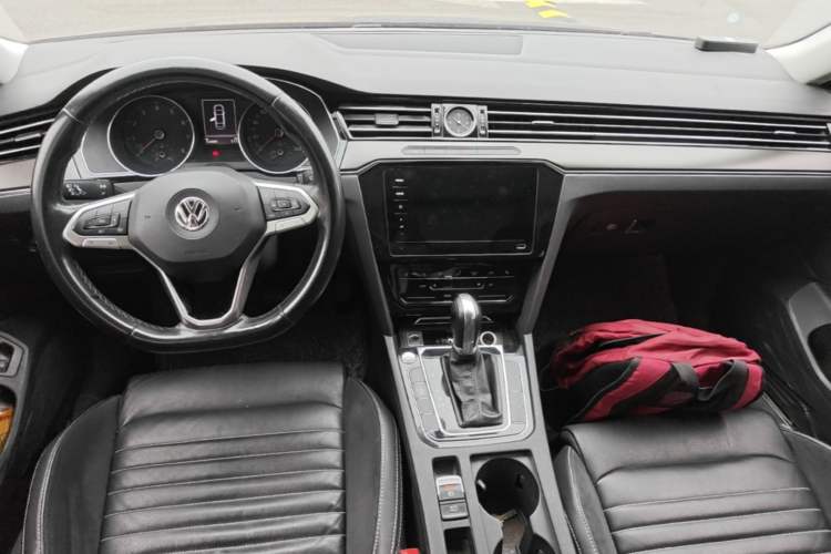 Used Volkswagen Magotan 2020 330TSI DSG Leading Model Center Console