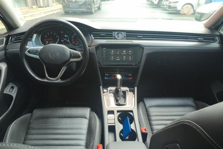 Used Volkswagen Magotan 2020 330TSI DSG Leading Model Center Console
