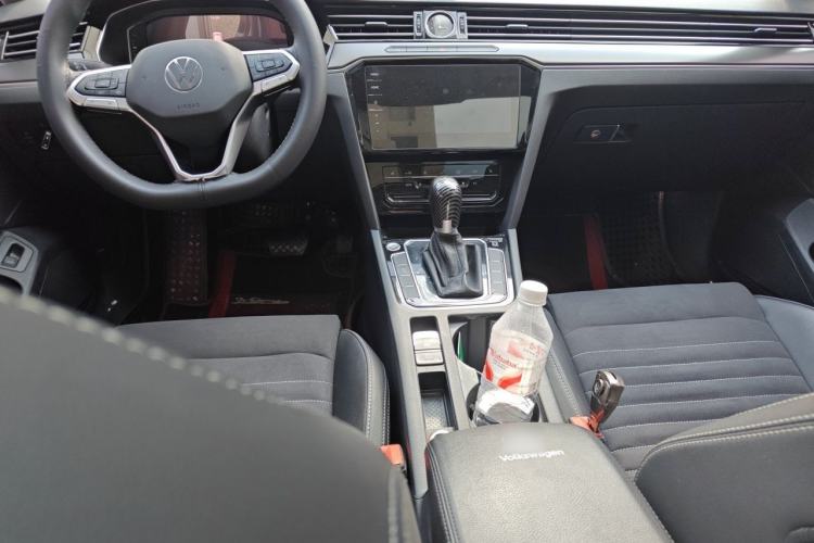Used Volkswagen Magotan 2020 330TSI DSG Luxury Edition Center Console