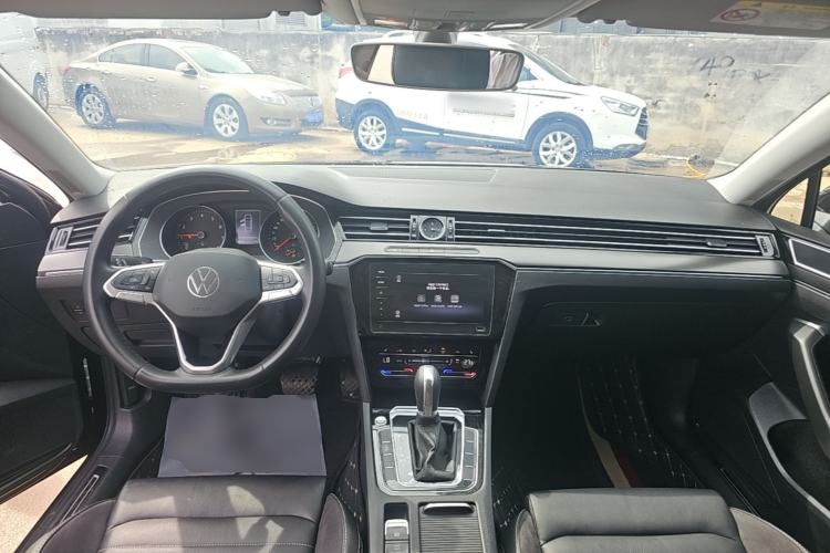 Used Volkswagen Magotan 2020 330TSI DSG Leading Model Center Console