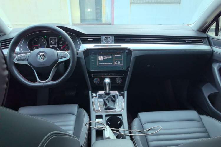 Used Volkswagen Magotan 2020 280TSI DSG Comfort Edition Center Console
