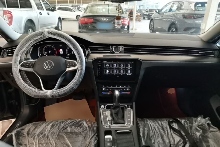 Used Volkswagen Magotan 2020 330TSI DSG Luxury Edition Center Console
