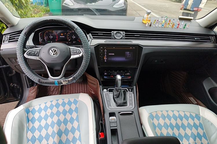 Used Volkswagen Magotan 2020 330TSI DSG Luxury Edition Center Console