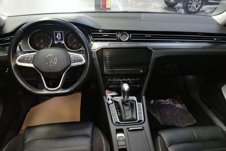 Used Volkswagen Magotan 2020 330TSI DSG Leading Model Center Console