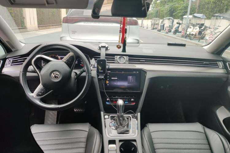 Used Volkswagen Magotan 2020 330TSI DSG Luxury Edition Center Console