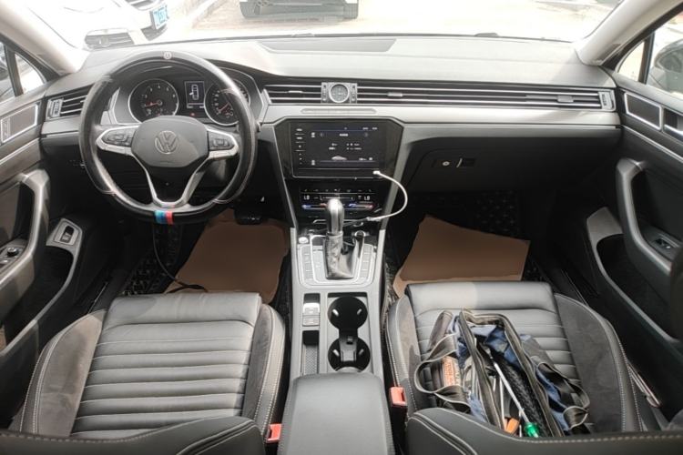 Used Volkswagen Magotan 2020 330TSI DSG Leading Model Center Console