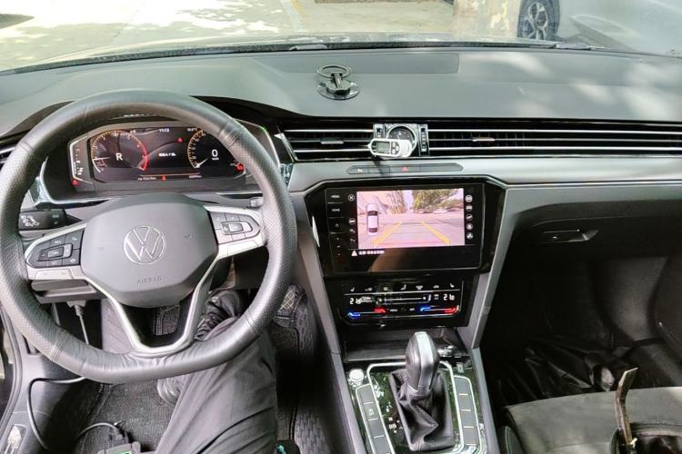 Used Volkswagen Magotan 2020 330TSI DSG Luxury Edition Center Console