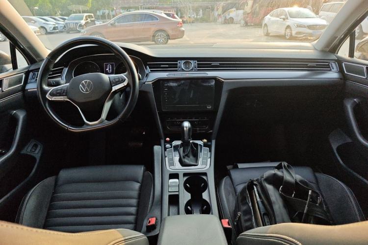 Used Volkswagen Magotan 2020 330TSI DSG Leading Model Center Console