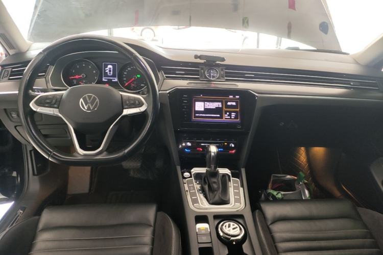 Used Volkswagen Magotan 2020 330TSI DSG Leading Model Center Console