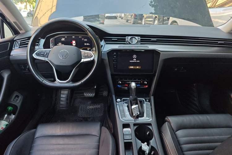 Used Volkswagen Magotan 2020 330TSI DSG Leading Model Center Console