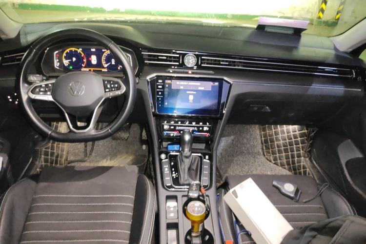 Used Volkswagen Magotan 2020 330TSI DSG Luxury Edition Center Console