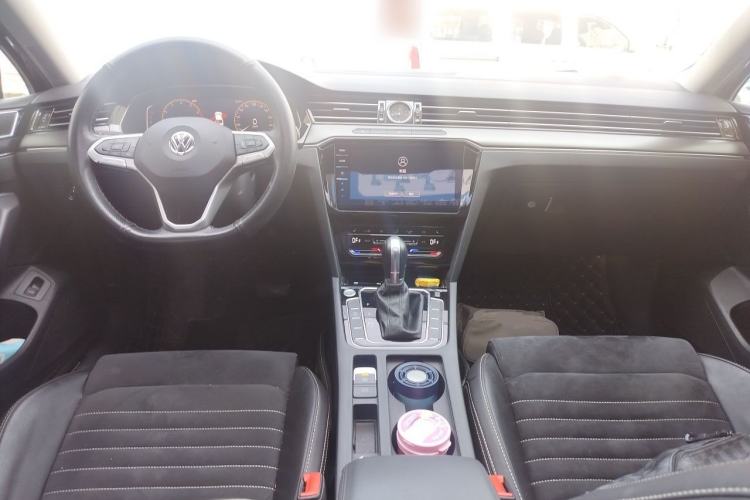 Used Volkswagen Magotan 2020 330TSI DSG Luxury Edition Center Console