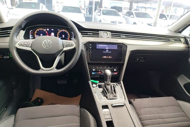 Used Volkswagen Magotan 2020 380TSI DSG Luxury Version Center Console