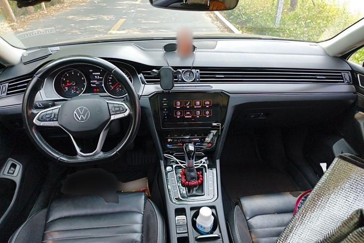 Used Volkswagen Magotan 2020 330TSI DSG Leading Model Center Console