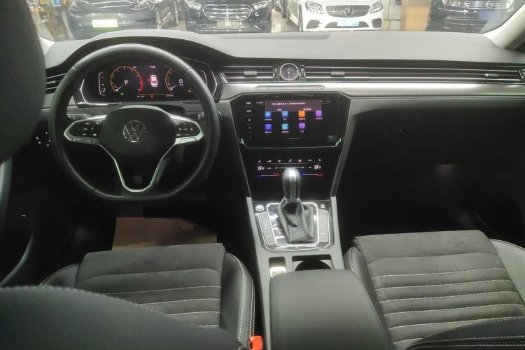 Used Volkswagen Magotan 2020 330TSI DSG Luxury Edition Center Console