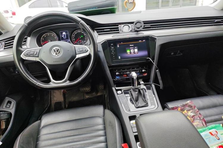 Used Volkswagen Magotan 2020 330TSI DSG Leading Model Center Console