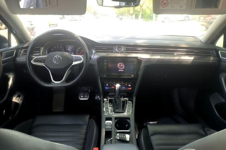 Used Volkswagen Magotan 2020 330TSI DSG Leading Model Center Console