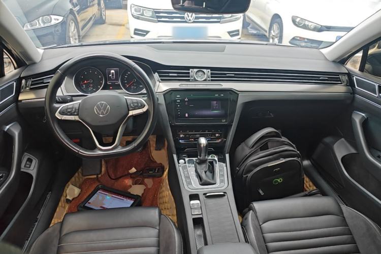Used Volkswagen Magotan 2020 330TSI DSG Leading Model Center Console